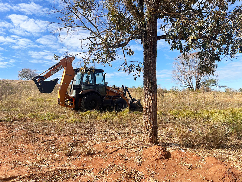 Serviços de terraplenagem em fazendas no Sul de Minas